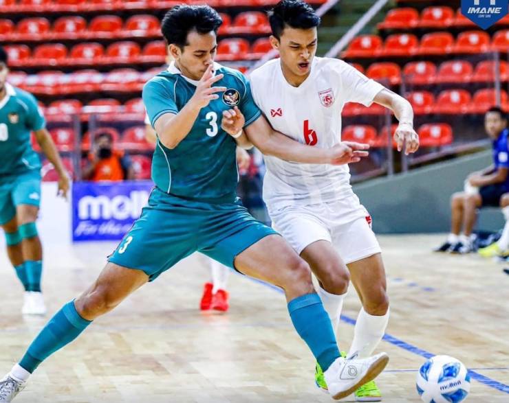 Indonesia (áo xanh) vùi dập Myanmar để giành vé vào chung kết Futsal Đông Nam Á 2022