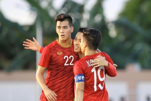 Tiến Linh (22) và Hùng Dũng tiếp tục đá SEA Games, Quang Hải thì không