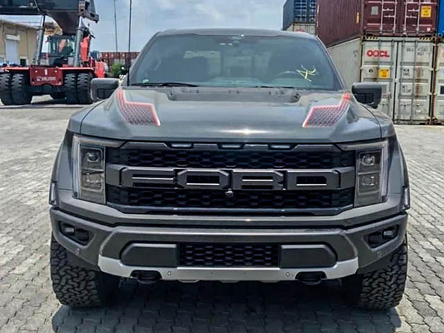 Ford F-150 Raptor thứ 3 cập cảng Việt Nam, giá hơn 5 tỷ đồng