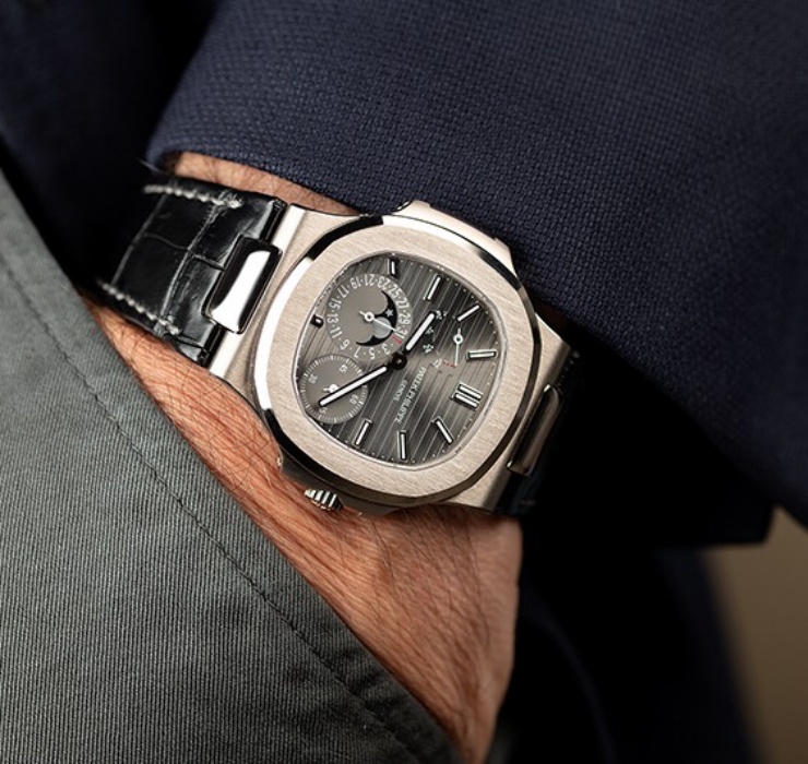 Mới đây nhất, chàng CEO trẻ tuổi còn “tậu” cho mình mẫu đồng hồ đến từ Patek Philippe với giá khoảng 3,1 tỷ đồng.&nbsp;
