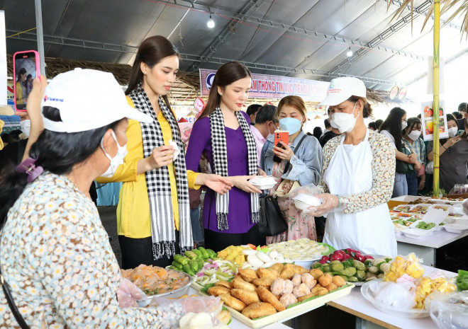 Diện áo bà ba nền nã, Hoa hậu Đỗ Thị Hà vẫn nổi bật nhờ đôi chân dài 1m1 thẳng tắp - 8