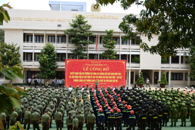 Quang cảnh Lễ công bố