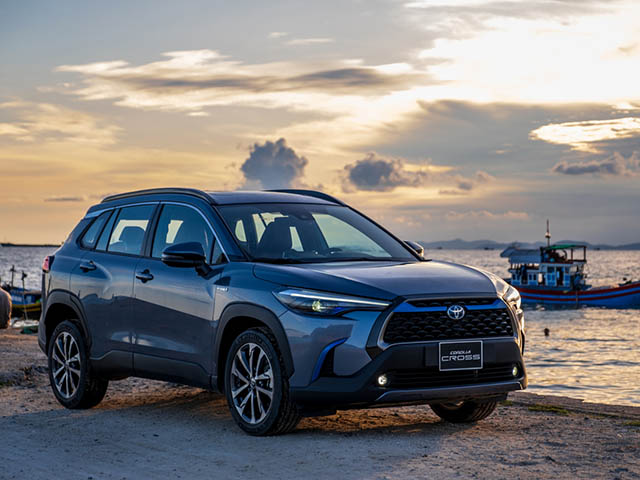 Giá xe Toyota Corolla Cross lăn bánh tháng 4/2022, giảm 10% phí BHVC