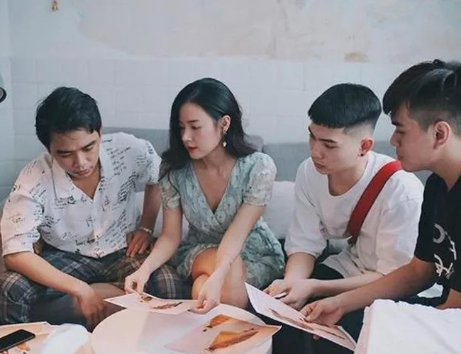 &#34;Mỗi việc đều có ý nghĩa và khó khăn và thuận lợi khác nhau. Làm nhiều việc đúng là rất bận rộn, nhưng tôi cố gắng sắp xếp và cân bằng để không bị ảnh hưởng tới nhau&#34;, cô cho biết.
