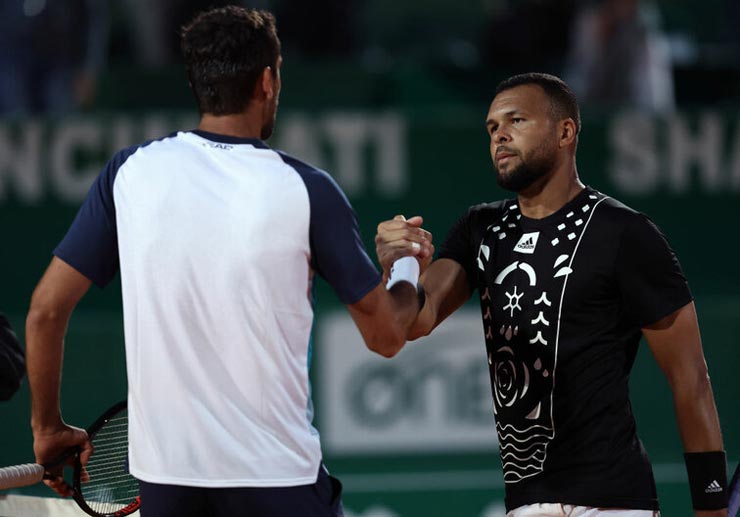 Marin Cilic (trái) chơi vượt trội so với tay vợt sắp giải nghệ Jo-Wilfried Tsonga