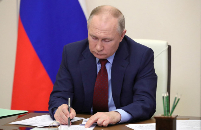 Tổng thống Vladimir Putin cho biết các cuộc đàm phán hòa bình với Ukraine đã đi vào ngõ cụt. Ảnh: Reuters