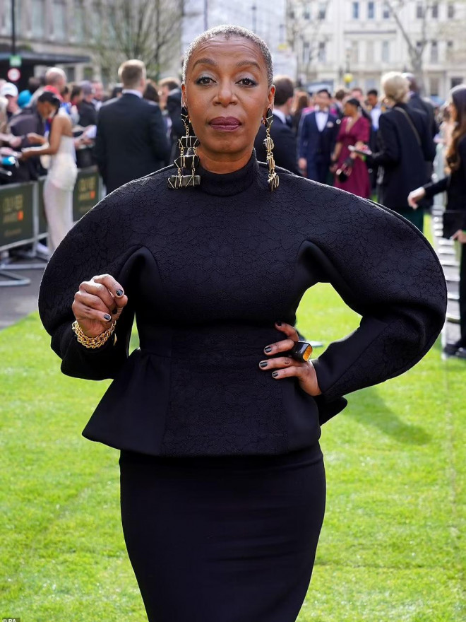 Noma Dumezweni