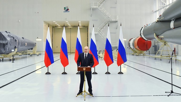 Ông Putin cho rằng ngành xuất khẩu năng lượng Nga cơ hội mới giữa các lệnh trừng phạt của phương Tây (ảnh: RT)