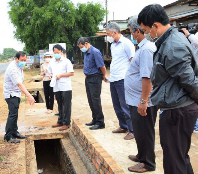 Đoàn giám sát Ban Kinh tế - Ngân sách HĐND tỉnh tiến hành giám sát tại Tỉnh lộ 661 (trên địa bàn huyện Chư Păh)