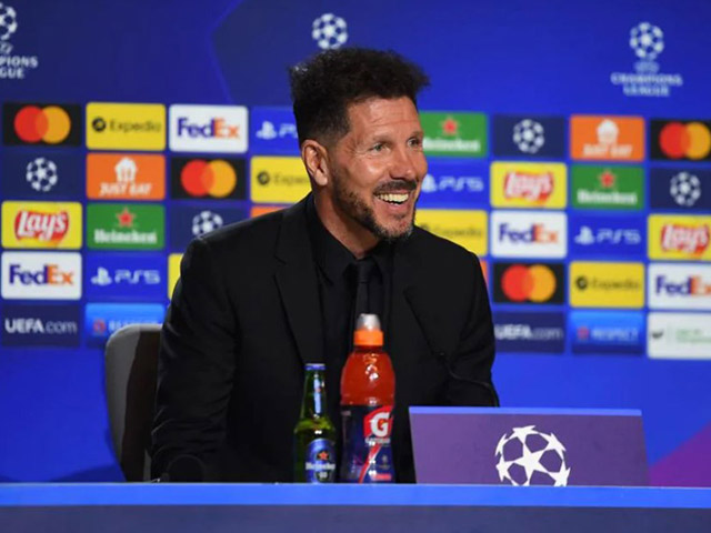 Huyền thoại MU chỉ trích Atletico làm ”trò hề”, Simeone lên tiếng phản bác