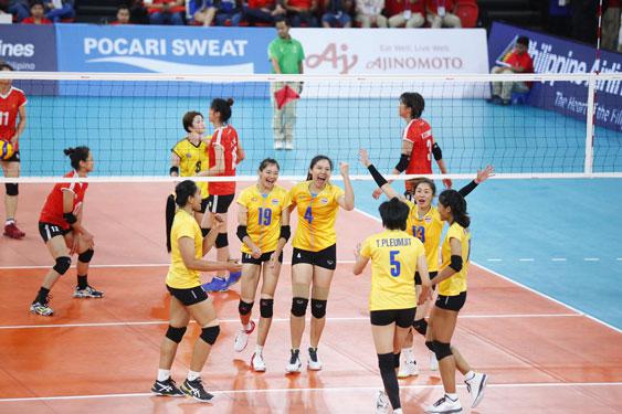 Tuyển nữ Việt Nam (áo sậm) đối đầu Thái Lan ở SEA Games 30 .Ảnh: ANH LINH