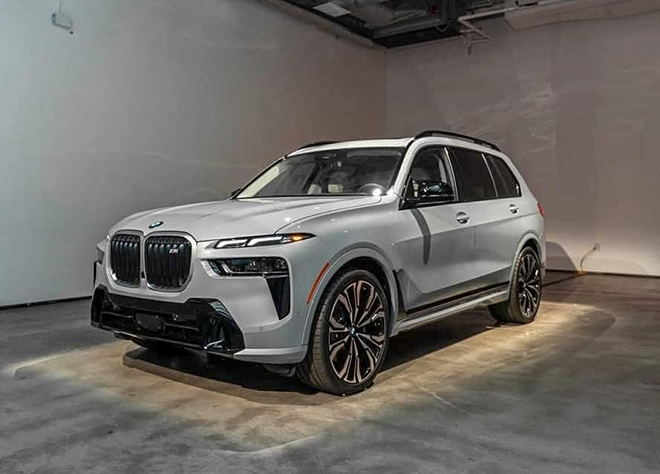New generation BMW X7 revealed completely changed - 9