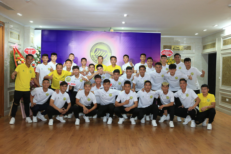 Hòa Bình FC tổ chức lễ xuất quân