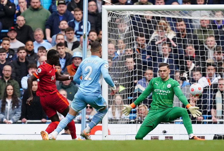 Man City 2 lần dẫn trước nhưng vẫn bị Liverpool cầm hòa 2-2 trên sân Etihad ở vòng 32 giải Ngoại hạng Anh hôm 10/4