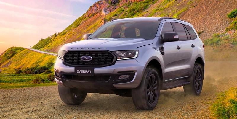 Ford Everest được thiết kế dựa trên khung gầm Ranger nên có vẻ ngoài mạnh mẽ vững chắc