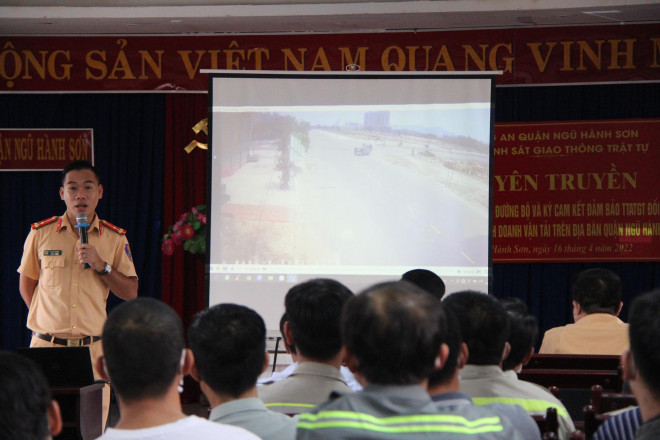 CSGT Đà Nẵng công khai các clip camera an ninh, camera hành trình ghi lại TNGT để tạo ấn tượng mạnh với các tài xế
