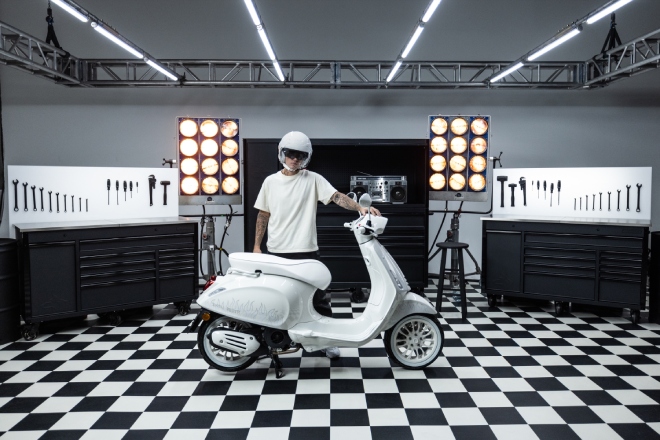 Justin Bieber X Vespa bản đặc biệt, bùng nổ cá tính - 2