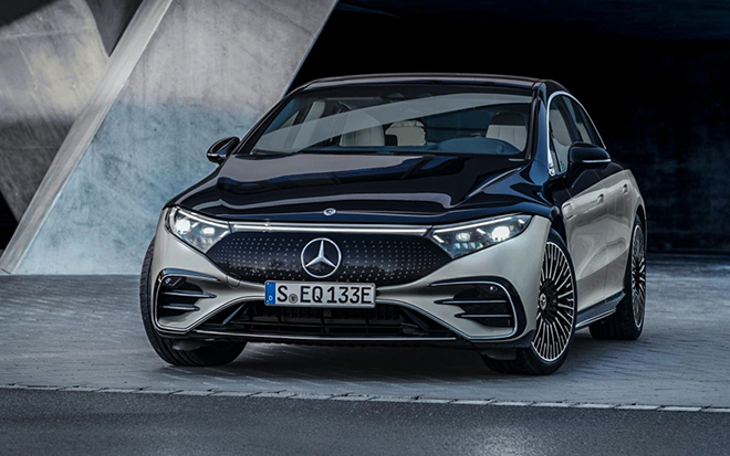 Mercedes-Benz EQS wins luxury car of the year 2022 - 5