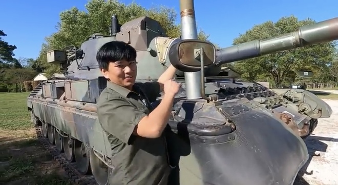 YouTuber Việt chi tiền “khủng” mua xe tăng 40 tấn “để chơi”: Danh tính bất ngờ - 1