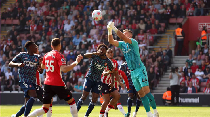 Fraser Forster đang chơi rất hay trong khung thành của Southampton