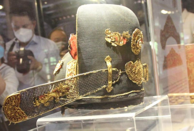 Two Nguyen Dynasty antiques worth tens of billions of dong on display in Hue - 8