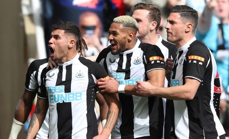 Guimaraes lập cú đúp cho Newcastle