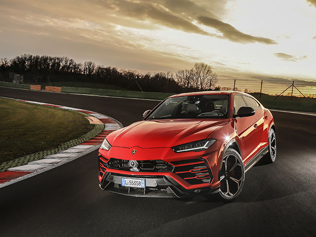 Lamborghini công bố giá bán dòng xe Urus từ hơn 13 tỷ đồng tại Việt Nam