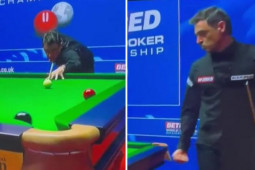 Huyền thoại 6 lần vô địch bi-a snooker thế giới đánh trượt cơ khó tin