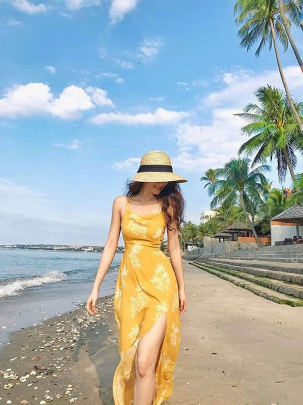 Catch the trend of bright yellow outfits this summer - 8