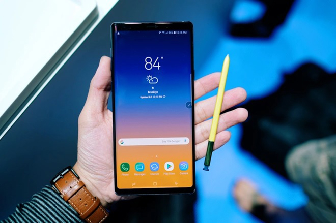 Chiếc Galaxy Note gần 4 năm tuổi này vẫn được Samsung hỗ trợ cập nhật - 1