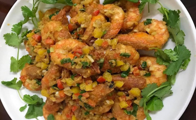 How to make fried shrimp with salted eggs, fragrant and rich - 6