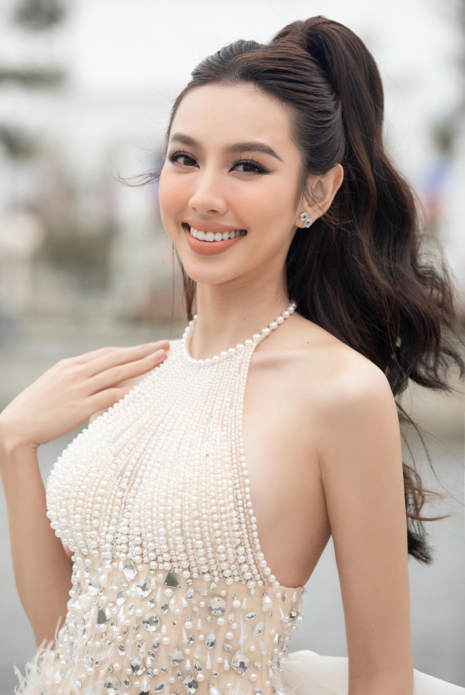 Xuất hiện tại Thái Nguyên khi đồng hành cùng cuộc thi Miss World Việt Nam 2022, Hoa hậu Thuỳ Tiên thu hút sự chú ý vì nhan sắc đỉnh cao.