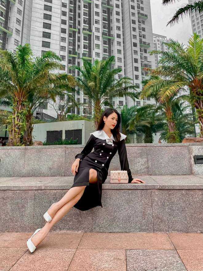 Learn how to mix and match basic and feminine clothes for office girls like Viet Hoa - 12