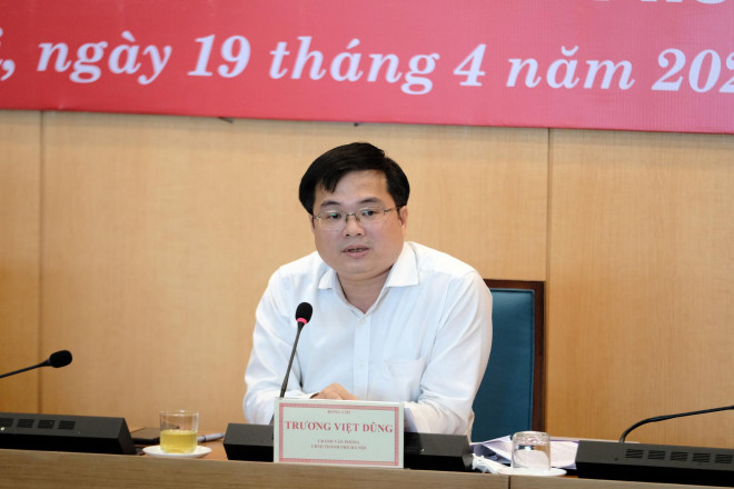 Ông Trương Việt Dũng, Chánh Văn phòng kiêm người phát ngôn của UBND TP Hà Nội, phát biểu tại họp báo