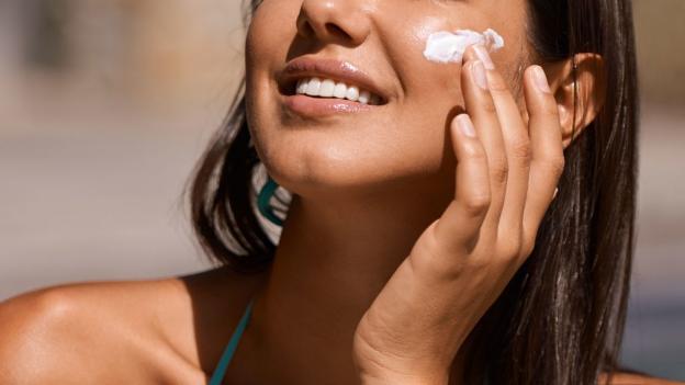 Tips to prevent and give first aid to sunburned skin - 1