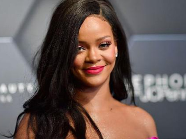 Rihanna chia sẻ tips giữ dáng và chăm sóc da
