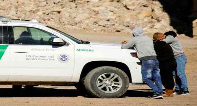 Mỹ đang phải xử lý tình trạng số lượng người di cư tăng cao ở khu vực biên giới Mexico. (Ảnh: Reuters)