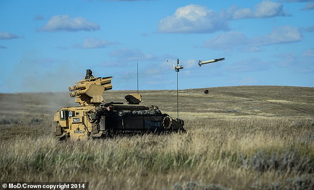 Anh chuyển cho Ukraine xe phòng không nặng 13 tấn: Vũ khí mạnh nhất phương Tây hỗ trợ - 1