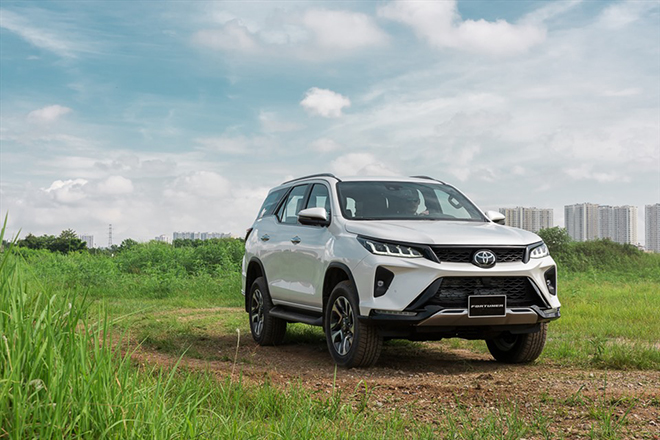 Giá xe Toyota Fortuner tháng 4/2022, giảm 50% LPTB và lãi suất vay - 13