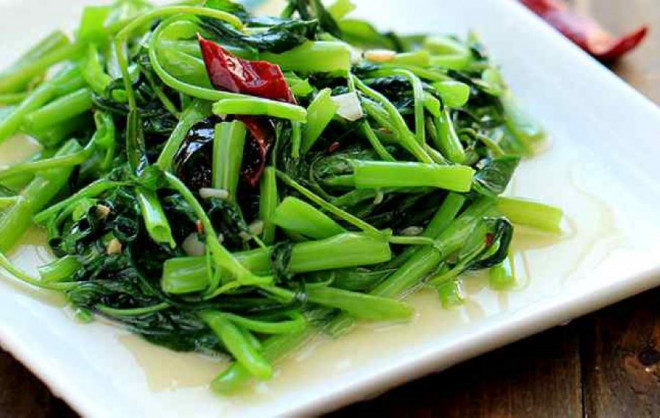 Stir-fry water spinach, just follow this step to ensure delicious green vegetables, restaurant preparation - 4
