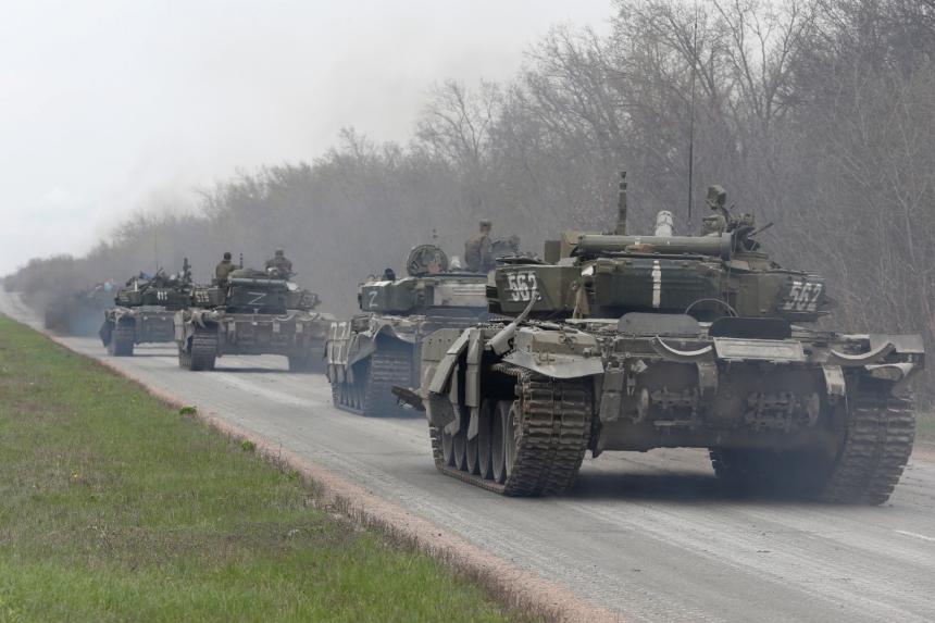 Lính xe tăng Nga ở Donbass (ảnh: CNN)