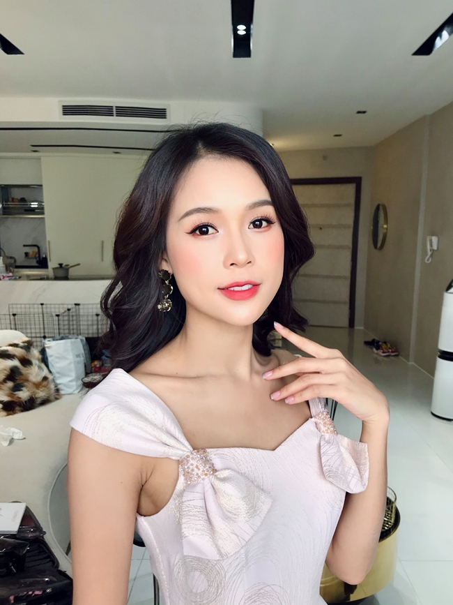 Trong một clip hậu trường, Ngô Kiến Huy từng&nbsp;tiết lộ về tài sản của hot girl Sam. Nam ca sĩ từng cho biết khối tài sản của Sam lên đến 50 tỷ. Dù không phủ nhận hay khẳng định nhưng nhìn vào loạt tài sản của nữ diễn viên 9X&nbsp;thì con số này không phải là không có cơ sở.
