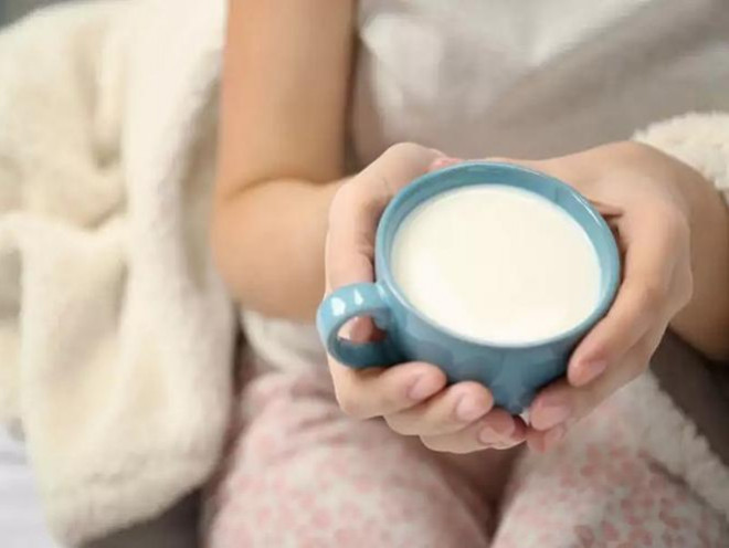 Một ly sữa ấm sẽ giúp bạn ngủ ngon.