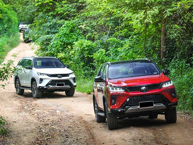 Giá xe Toyota Fortuner tháng 4/2022, giảm 50% LPTB và lãi suất vay