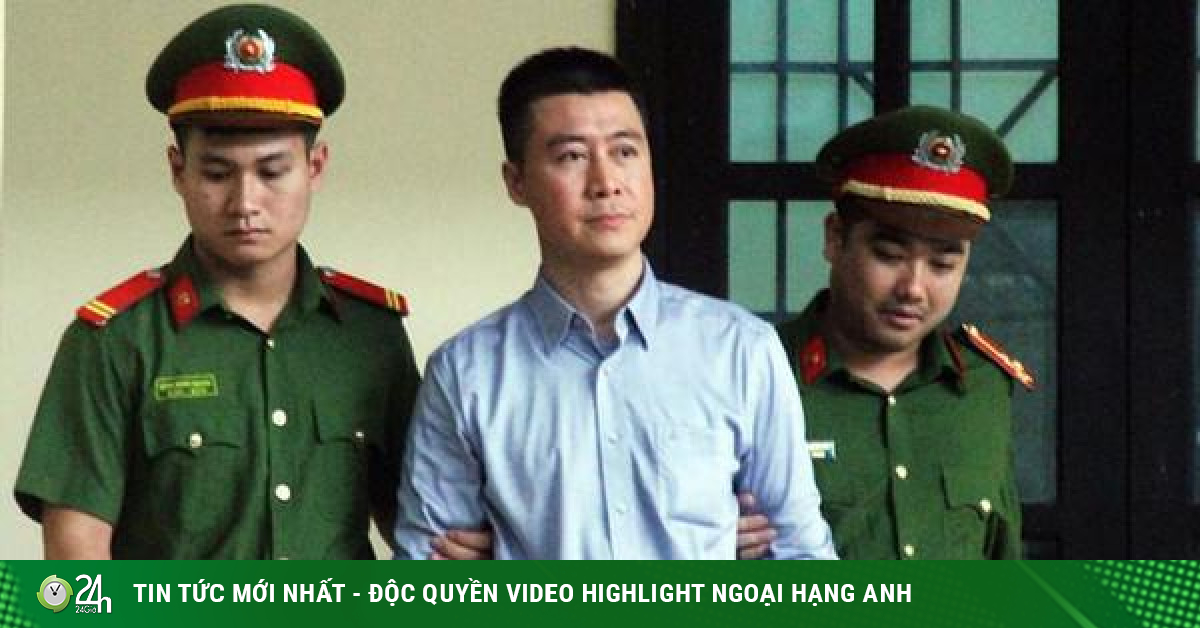 A police lieutenant general was disciplined in the early release of Phan Sao Nam