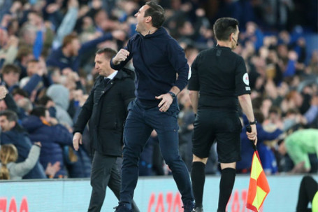 HLV Lampard bị chê ăn mừng quá lố dù Everton giành 1 điểm may mắn
