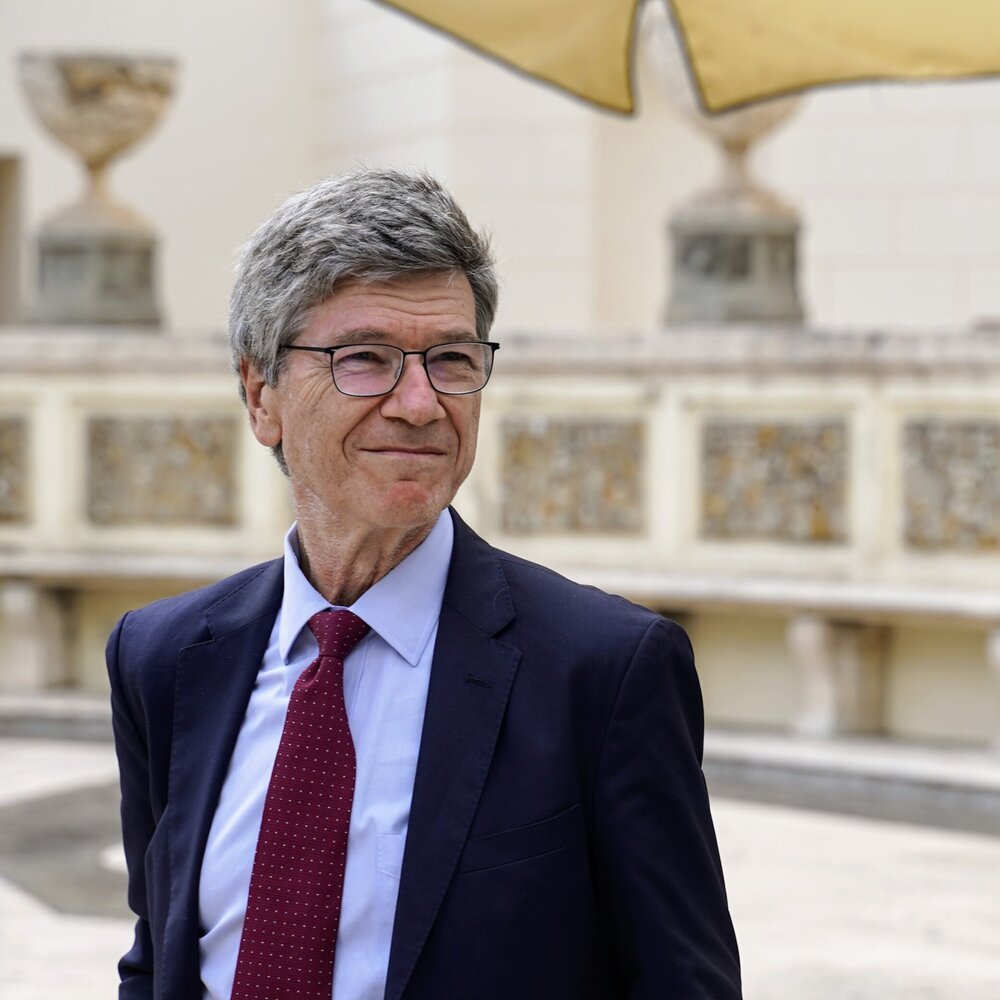 Giáo sư Jeffrey Sachs đến từ Đại học Columbia, Mỹ.