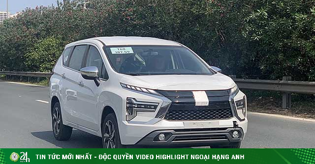 Mitsubishi Xpander 2022 suddenly rolled in Vietnam with a temporary number plate