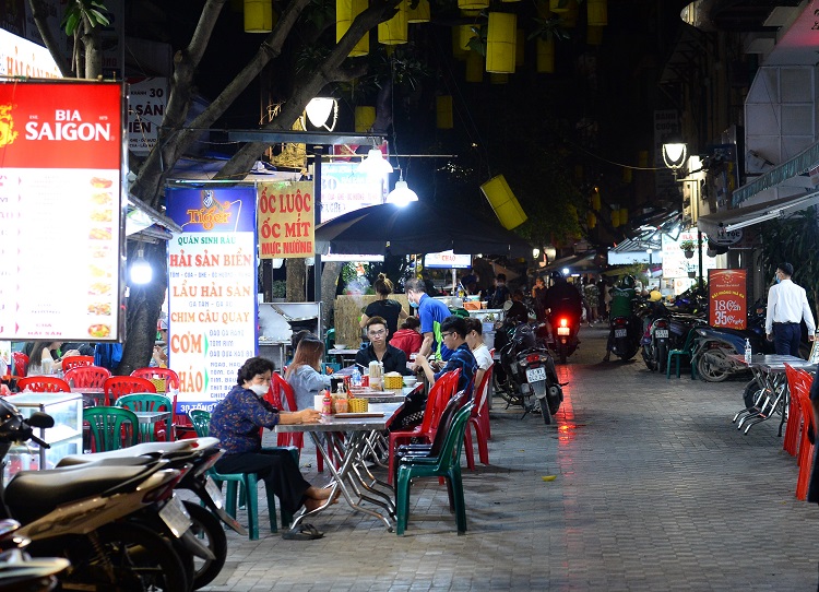 Nhiều chủ quán kỳ vọng đây sẽ cơ hội để phục hồi doanh thu cho quán sau gần thời gian dài đóng cửa.