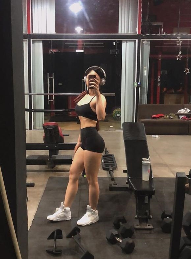 Miu Lê cho biết, để giảm cân cô tăng cường tập gym. Tuy nhiên, do cường độ tập luyện nhiều nữ ca sĩ mất đi vẻ nữ tính, mềm mại khiến thân hình có cơ bắp rõ rệt.
